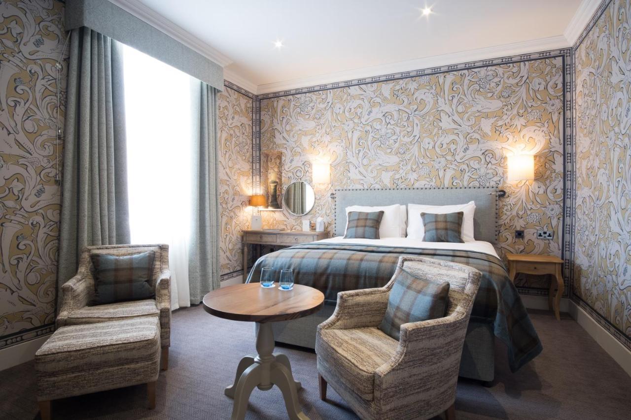 The Beverley Arms Hotel Exterior photo A bedroom at the hotel